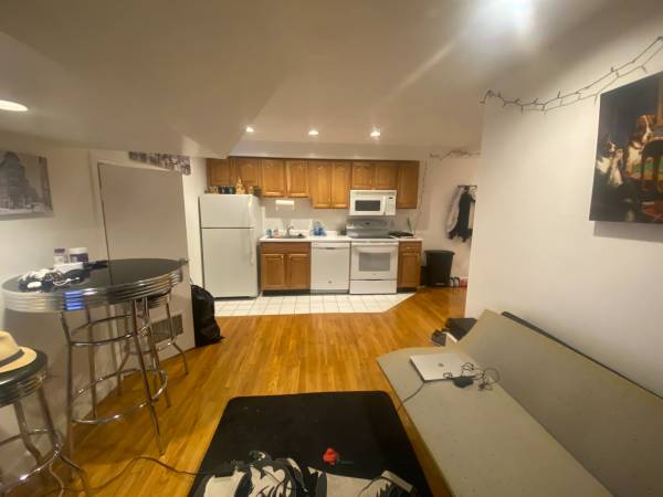 $2,400 / 1br - 1B1B in North End w/ Laundry, Central AC, No Fee & Avail. November 1!! (North End, Boston)63856336642945120