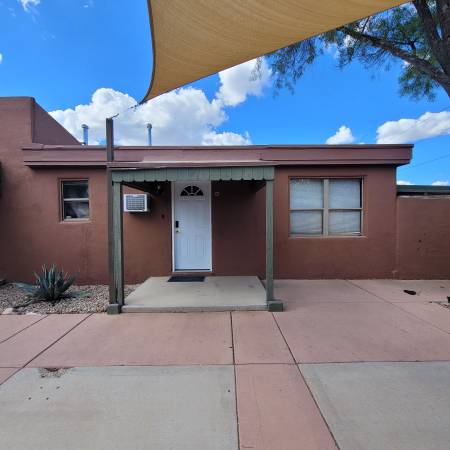 $1,100 / 1br - 600ft2 - 5 minutes from UofA pets welcome (Plumer and 18th Street)63674947216257120