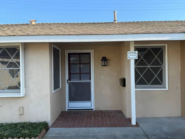 $4,585 / 3br - Casa en Midtown con amplio patio cercado (Ventura)63668253374849121