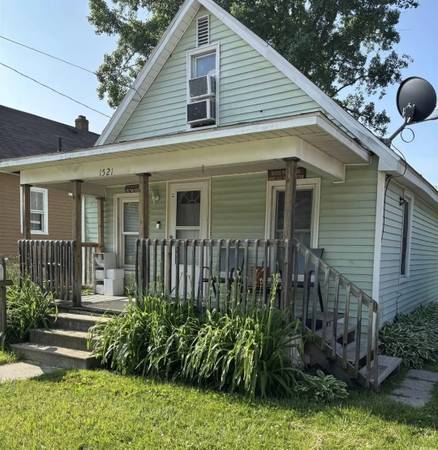 $800 / 800ft2 - 1521 Stanley 2 bedroom home $800.00 rent $1000.00 Deposit (Saginaw)64198882381571120