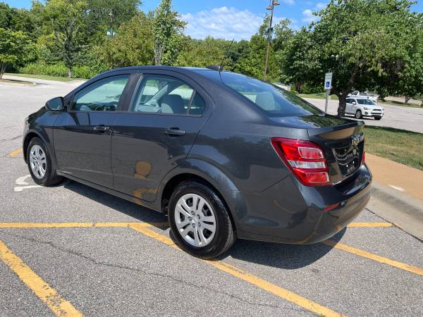 2018 Chervolet Sonic LS ( SOLO 60K MILLAS ) - $9,500 (Merriam)63621970308481122