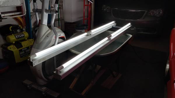ONLY ONE LEFT - 6'x3"- 2 LAMP STRIP LIGHT - $15.00 1