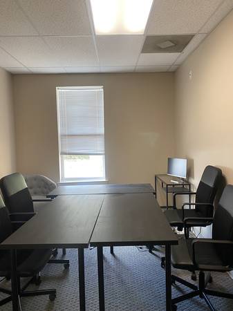/month - 1 Room Corner Office Space with Window  (Kelly Office Park) 1