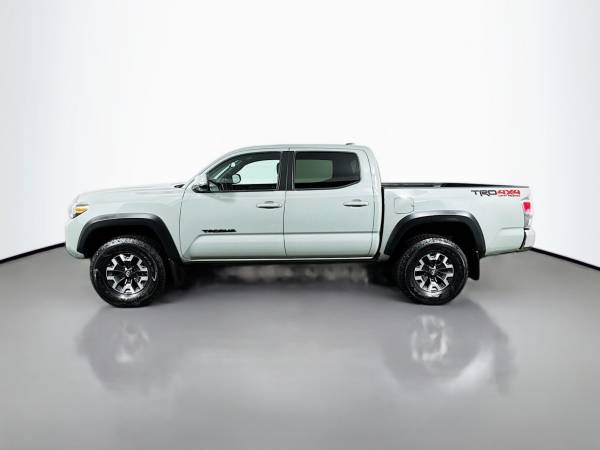 2023 Toyota Tacoma 4WD TRD - Photo 2