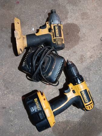 18 volt DeWalt drill, 1/4 inch impact, battery and charger 1