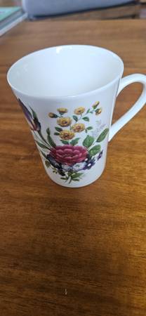 Royal Kendal tea cup, Staffordshire, England 1