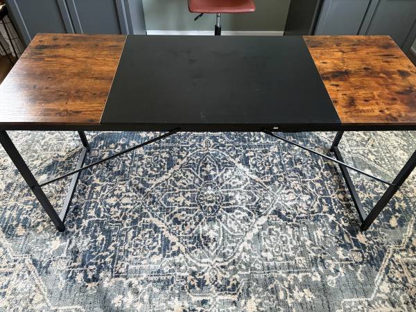Office desk 1