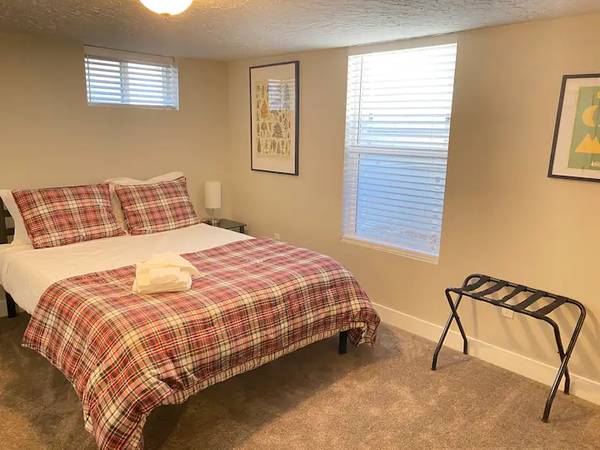 $2100.00 / 3br - The SLC Pit Stop, W&D in Unit63968910040835124