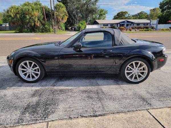 2006 Mazda MX-5 Miata Touring Guaranteed Credit Approval! - $7,995 (+ SUNCOAST QUALITY CARS LLC)63470240843649124