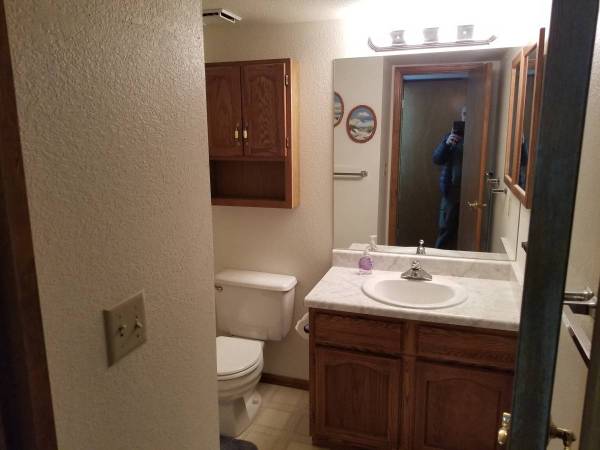 $725 / 4br - 2500ft2 - Alquiler de habitación amueblada individual en excelente casa (Colorado Springs)63687011709699123