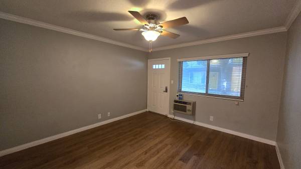 One Bedroom available NOW! Move in SPECIALS $$$ 1