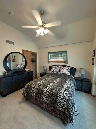 Bedroom set-5 pieces 1