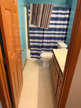 $700 / 4br - Room for rent (Becker)63988649833987121