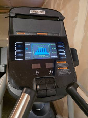 Precor EFX 225 Commercial Elliptical – Excellent Condition (Moving) 1