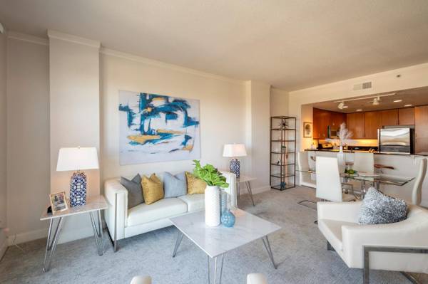 $2,195 / 1br - 850ft2 - Spacious one-bedroom units! Great location! Specials are available! (cupertino)63836554093315122