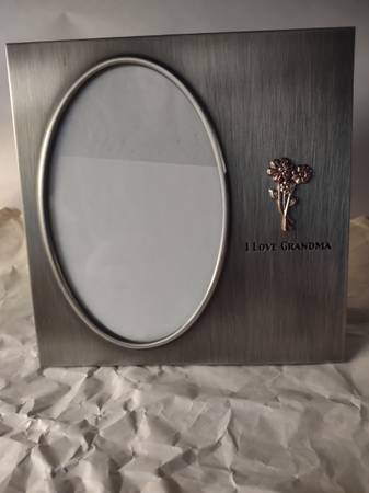 Picture Frame w/ "I Love Grandma" Notation / Clean / No Defects 1