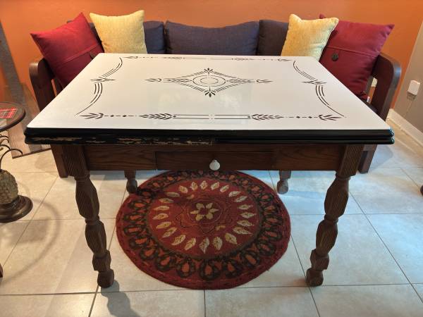 Kitchen table, porcelain top 1