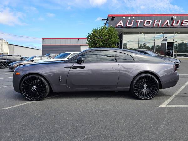 2016 Rolls-Royce Wraith - $134,850 (Lujo de Segunda Mano)63617924565121121