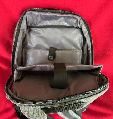 *** *NUEVO* Mochila Mobile Edge *** - $38 (Mequon)63470463298177122