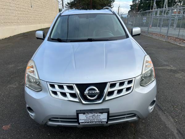 2012 Nissan Rogue SL AWD --Local Trade, Leather, Sunroof, Affordable-- - $8,995 (kirkland)63613954618113121