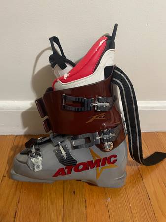 Atomic Ski Boots Size 27 1