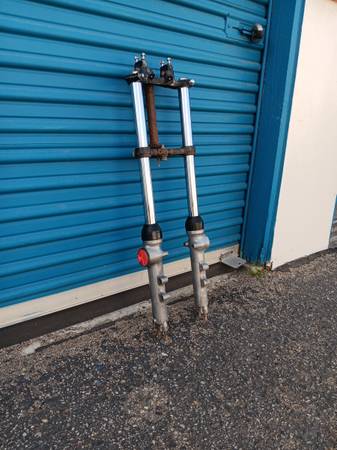 KAWASAKI KZ1000 & Z1 900 front forks 1