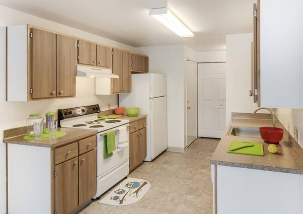 $1,550 / 2br - SPECIAL - $1700 OFF - On-Site Management, Pets Welcome + Ceiling Fan (Glenfair)64039223324675122