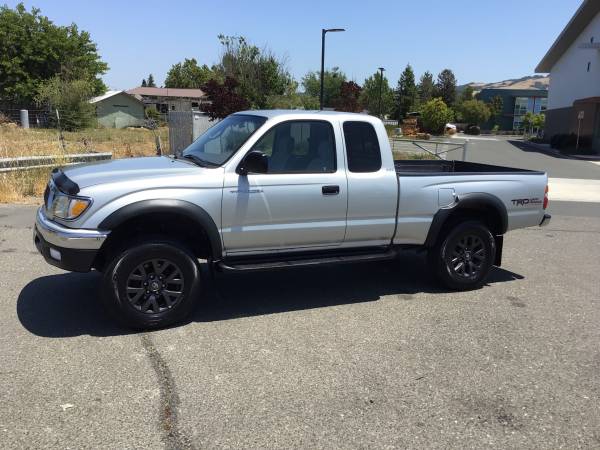 2002 TOYOTA TACOMA PRERUNNER TRD, KING CAB - $8,900 (healdsburg / windsor)63613846781313121