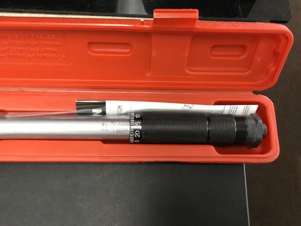 TEKTON 24340 TORQUE WRENCH W/ CASE - $75 (Escondido)63471474137347124