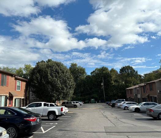$1,099 / 1br - 640ft2 - Cable Ready, Walking Trails, Convenient Location (Nashville)63673250133249124
