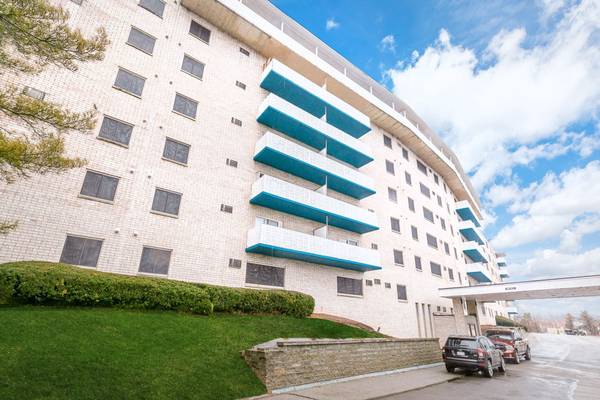$1,325 / 2br - 860ft2 - Smoke-Free Building, On-Site Maintenance, 2bd 1ba (7 Dorchester Drive, Pittsburgh, PA)64013533218050122