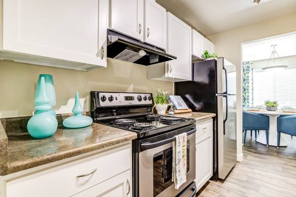 $2,472 / 2br - 845ft2 - 2 BD, Swimming Pool, Carport Parking Available (1501 145th Pl SE, Bellevue, WA)63799881638659124