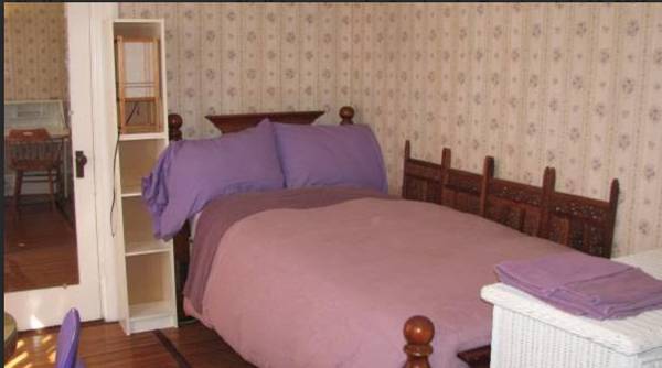 $1,200 / 3br - F/ travel nurses, interns/grad students, business women, etc. (Medford)63912517337091120