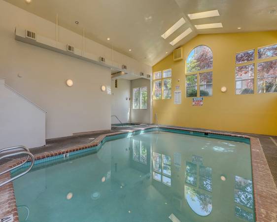 $2,161 / 2br - 896ft2 - 2/BD 1/BA, Transporte público, Recepción de paquetes (200 SW 5th Pl, Renton, WA)63850640172161124
