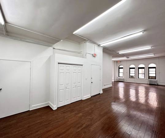 $4,700 / 1553ft2 - Espacio en 6th Avenue con Baños Privados (Midtown)63661255715841120