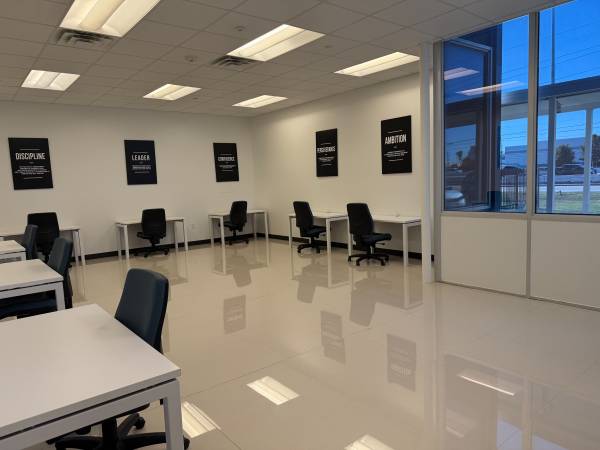 Premium Coworking | Fast Wi-Fi • Conference Rooms • 24/7 Access 1