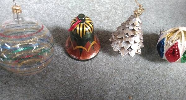 (4) Unique Ornaments 1