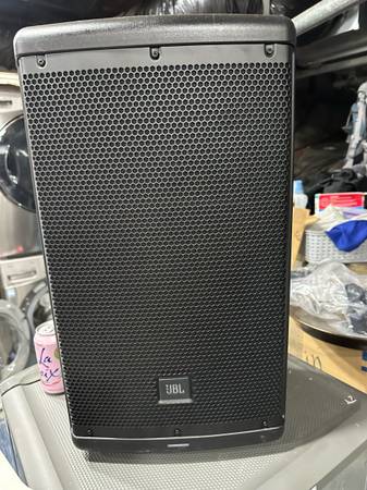 JBL Powered Performer Speaker 1