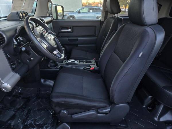 2013 Toyota FJ Cruiser Base - Photo 14