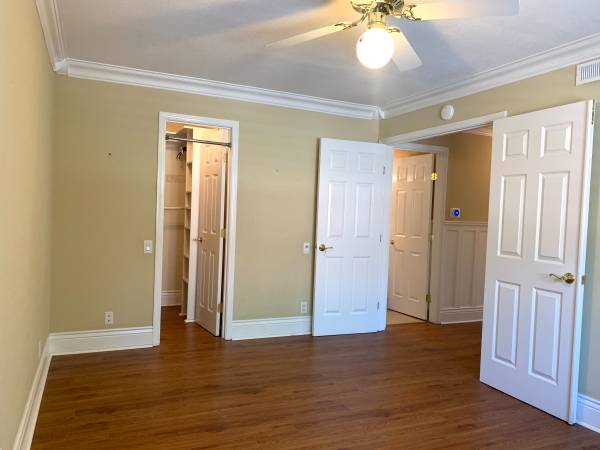 $3,100 / 2br - Unidad de 2 dormitorios completamente renovada en planta superior con A/C (san jose sur)63664203209217123