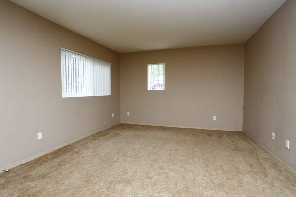 $1,525 / 2br - 969ft2 - 2 Dormitorios 1 Baño disponibles AHORA!!!63660478677505124