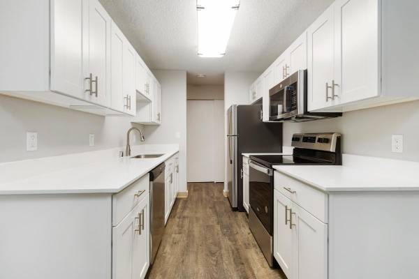 $2,049 / 1br - 775ft2 - Your North Seattle Oasis: 1-Bedroom Apartment at The Galleria63688586339459123
