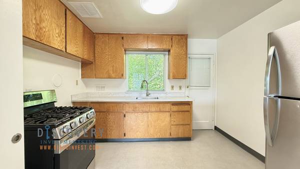 $2,100 / 2br - 650ft2 - Allendale Two Bedroom Apartment Available Now! (oakland east)63785430064641124