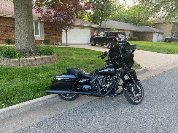 2023 street glide st - $32,500 (Nixa)62972944310275123