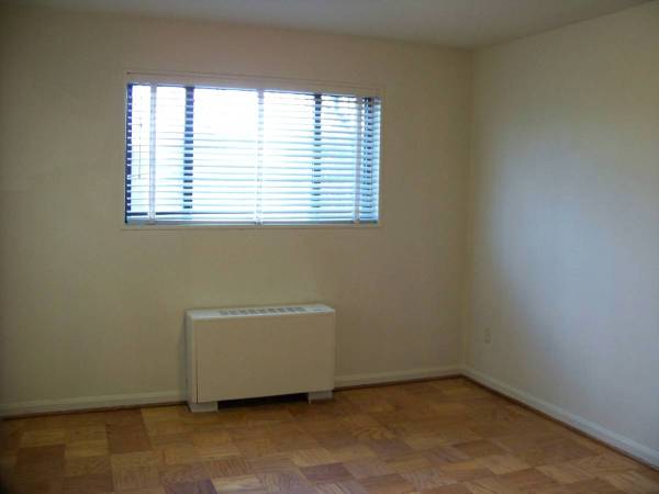 Spacious 2BR Scott Street - Close to Metro 1