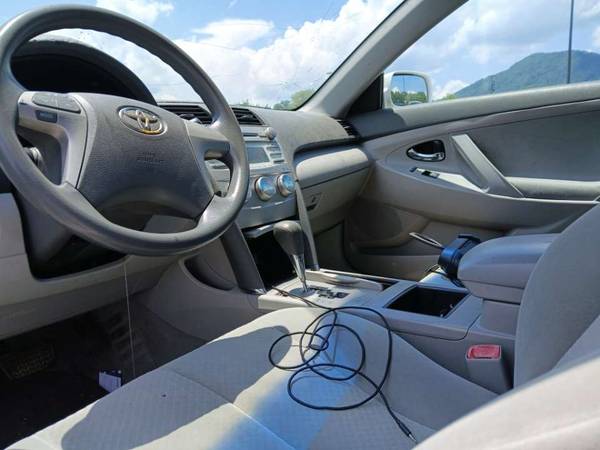 2009 toyota camry - $3,000 (Newport)63625129441283121