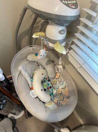 Fisher Price Cradle N Swing 1