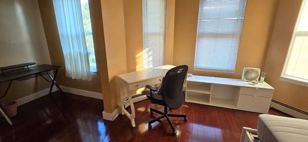 $1,500 / 3br - Huge Sunny Bedroom near Central Square & Charles River (Cambridge)63699196770049123