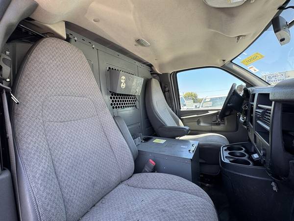 2014 Chevrolet Express 2500 - $9,995 (winnetka)63441037842435124