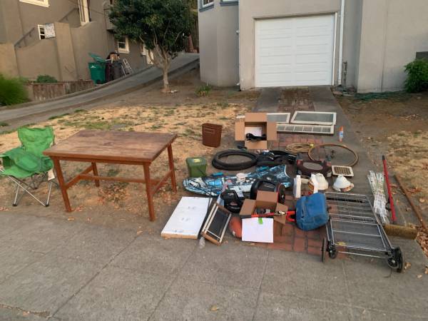 All kinds of free stuff — from furnitur to bike stuff to cleaning supp 1